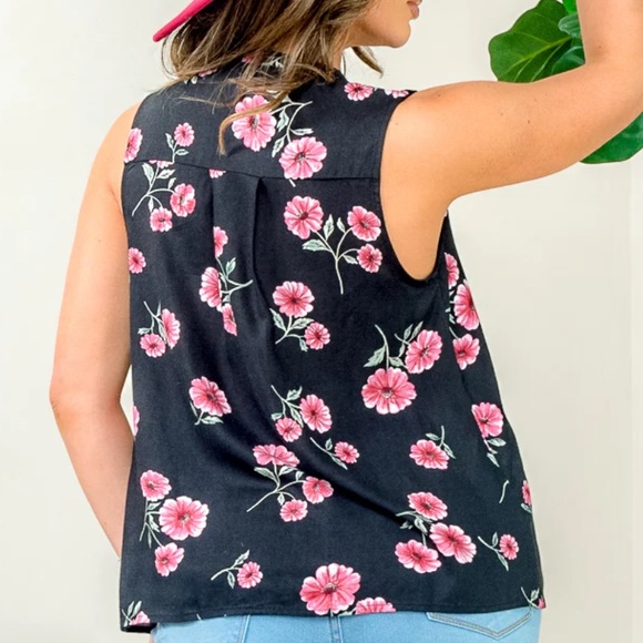 NWT  Black Floral Flowy Tank with Keyhole V Neck - Picture 4 of 10